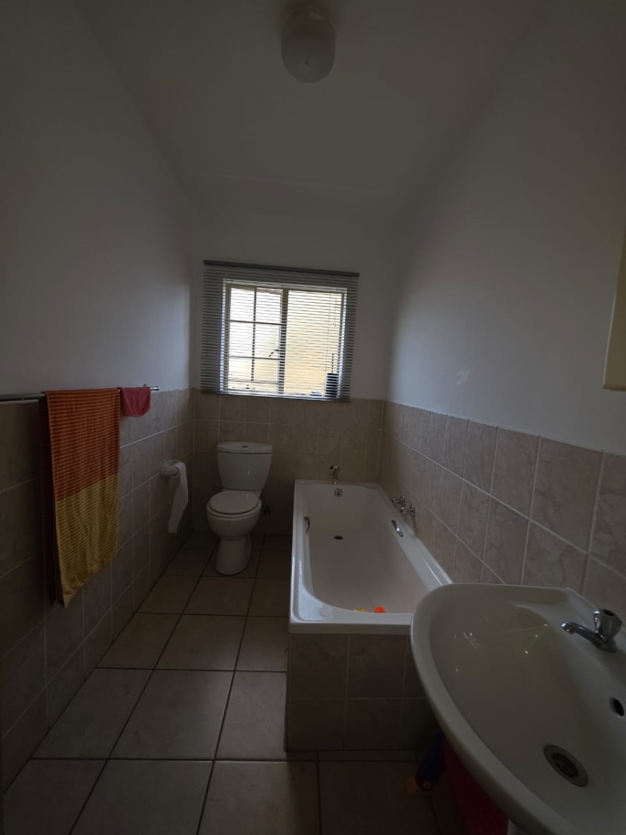 2 Bedroom Property for Sale in Noordwyk Gauteng