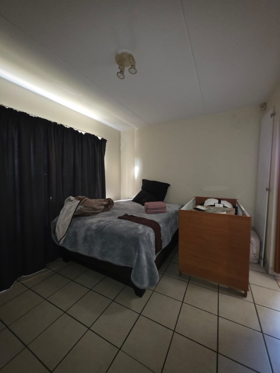 2 Bedroom Property for Sale in Noordwyk Gauteng