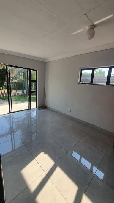 1 Bedroom Property for Sale in The Reeds Gauteng