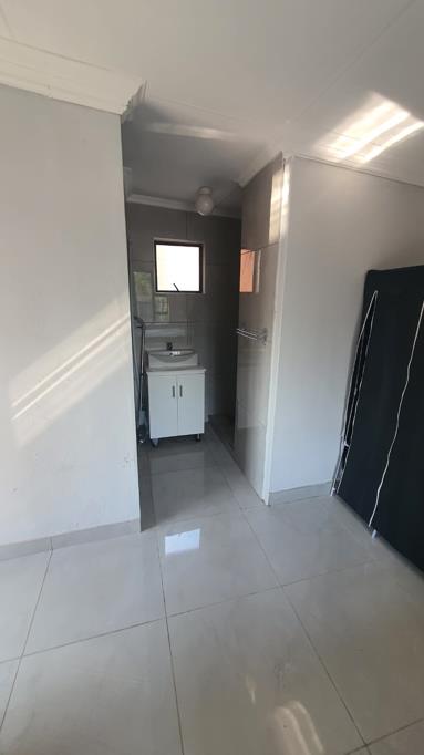 1 Bedroom Property for Sale in The Reeds Gauteng