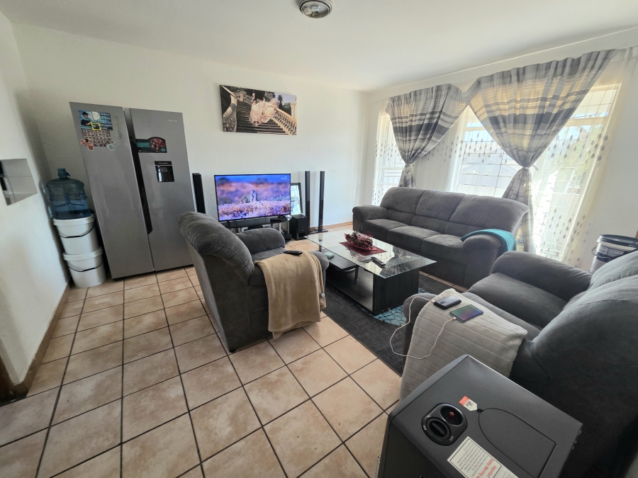 2 Bedroom Property for Sale in Vorna Valley Gauteng