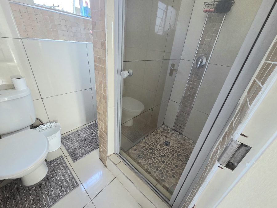 2 Bedroom Property for Sale in Vorna Valley Gauteng