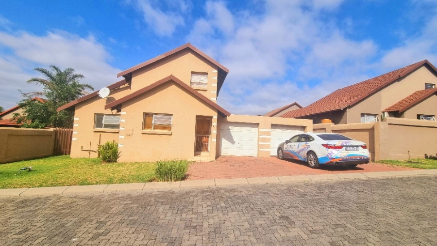 3 Bedroom Property for Sale in Halfway Gardens Gauteng