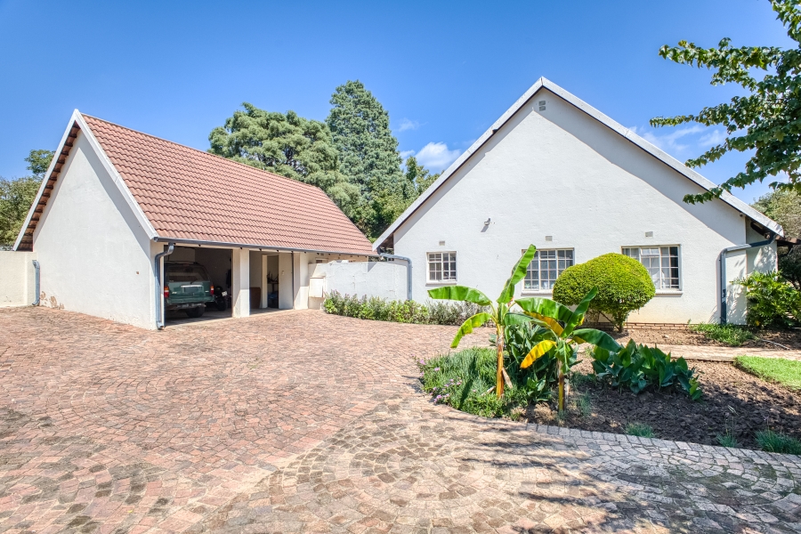 5 Bedroom Property for Sale in Chartwell Gauteng