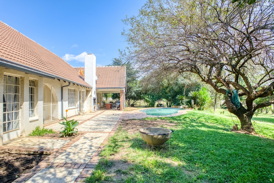 5 Bedroom Property for Sale in Chartwell Gauteng