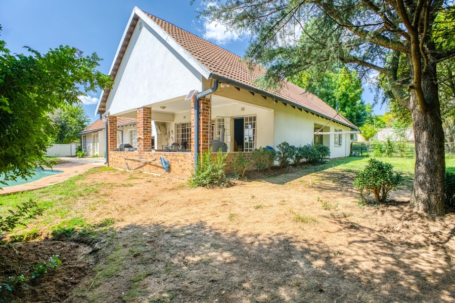 5 Bedroom Property for Sale in Chartwell Gauteng