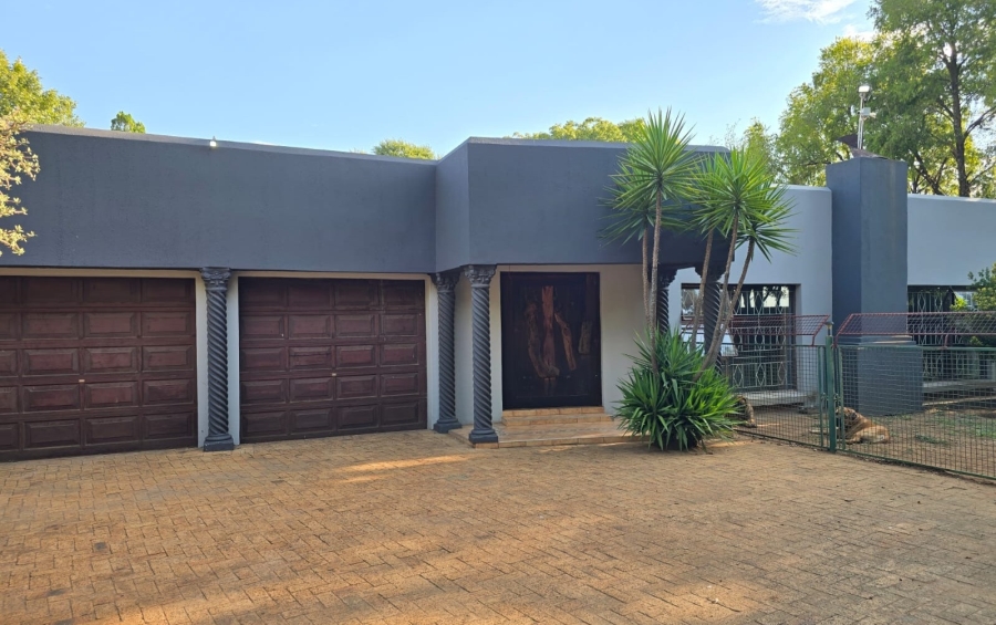 8 Bedroom Property for Sale in Mullerstuine Gauteng