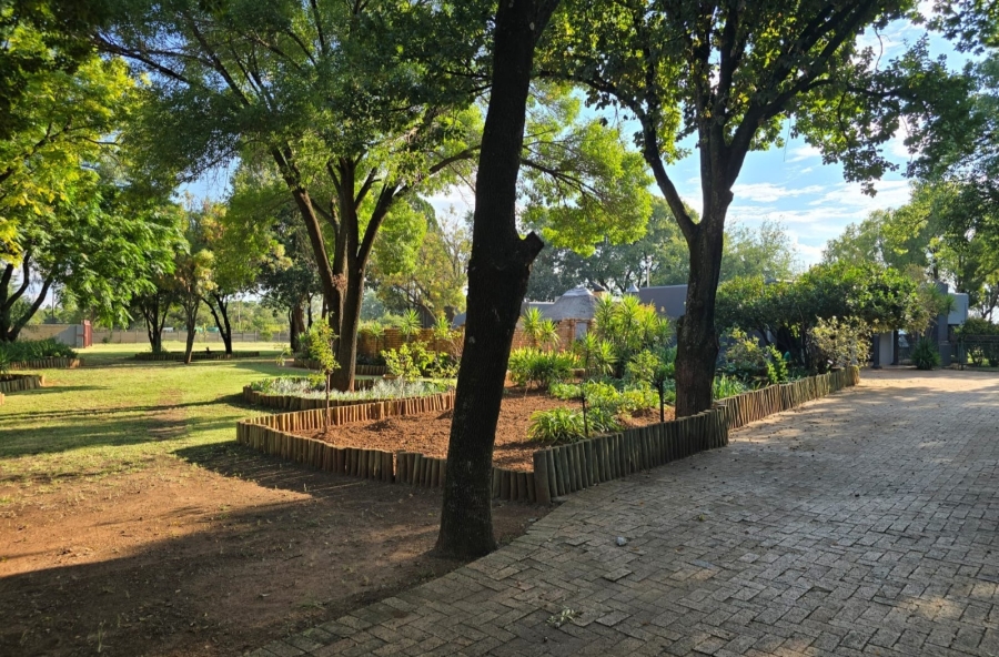 8 Bedroom Property for Sale in Mullerstuine Gauteng