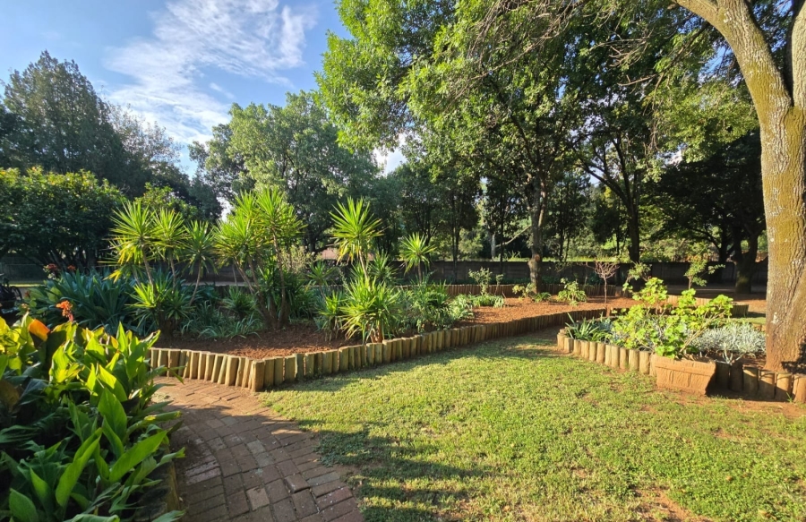 8 Bedroom Property for Sale in Mullerstuine Gauteng
