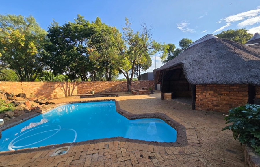 8 Bedroom Property for Sale in Mullerstuine Gauteng