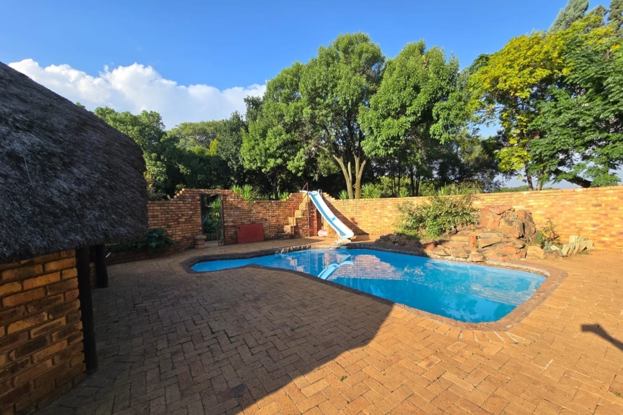 8 Bedroom Property for Sale in Mullerstuine Gauteng