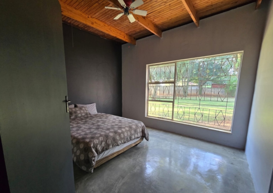 8 Bedroom Property for Sale in Mullerstuine Gauteng