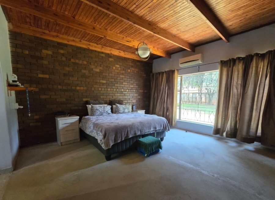 8 Bedroom Property for Sale in Mullerstuine Gauteng