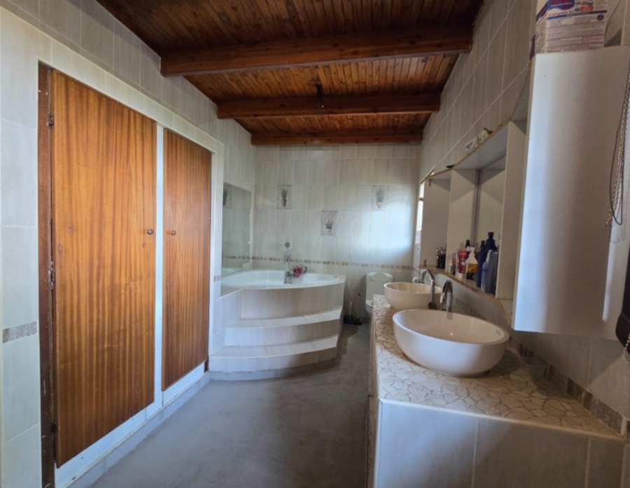 8 Bedroom Property for Sale in Mullerstuine Gauteng