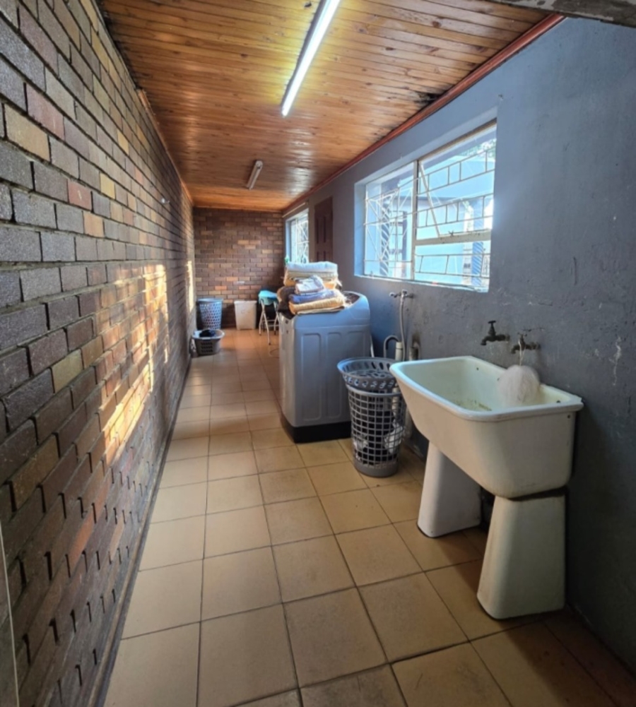 8 Bedroom Property for Sale in Mullerstuine Gauteng