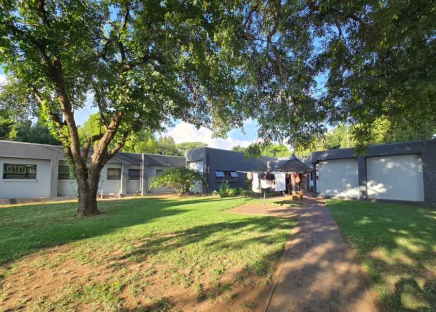 8 Bedroom Property for Sale in Mullerstuine Gauteng