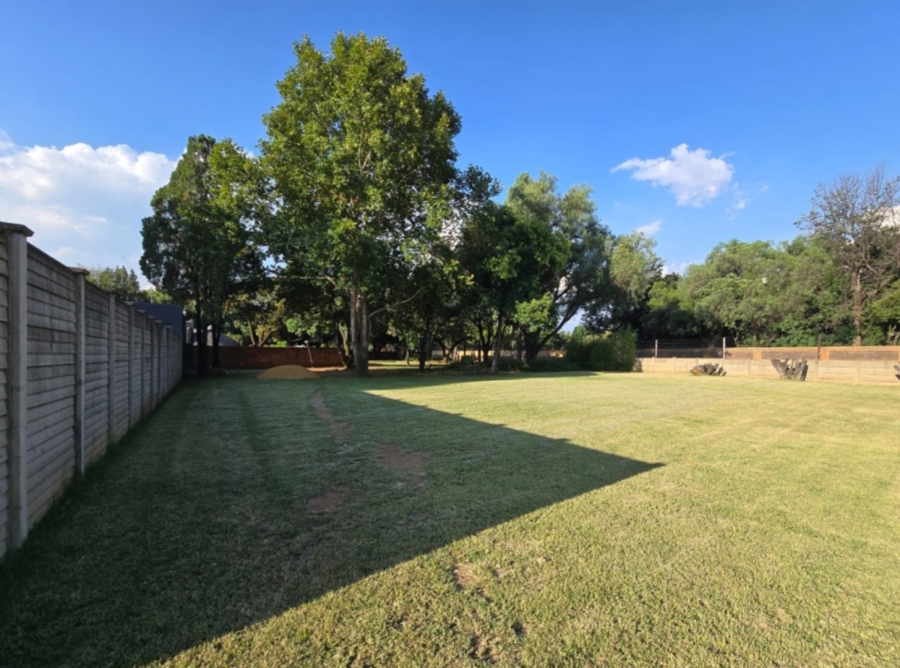 8 Bedroom Property for Sale in Mullerstuine Gauteng