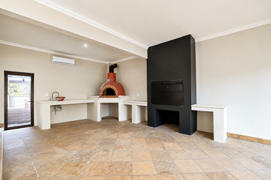 4 Bedroom Property for Sale in Sable Hills Gauteng