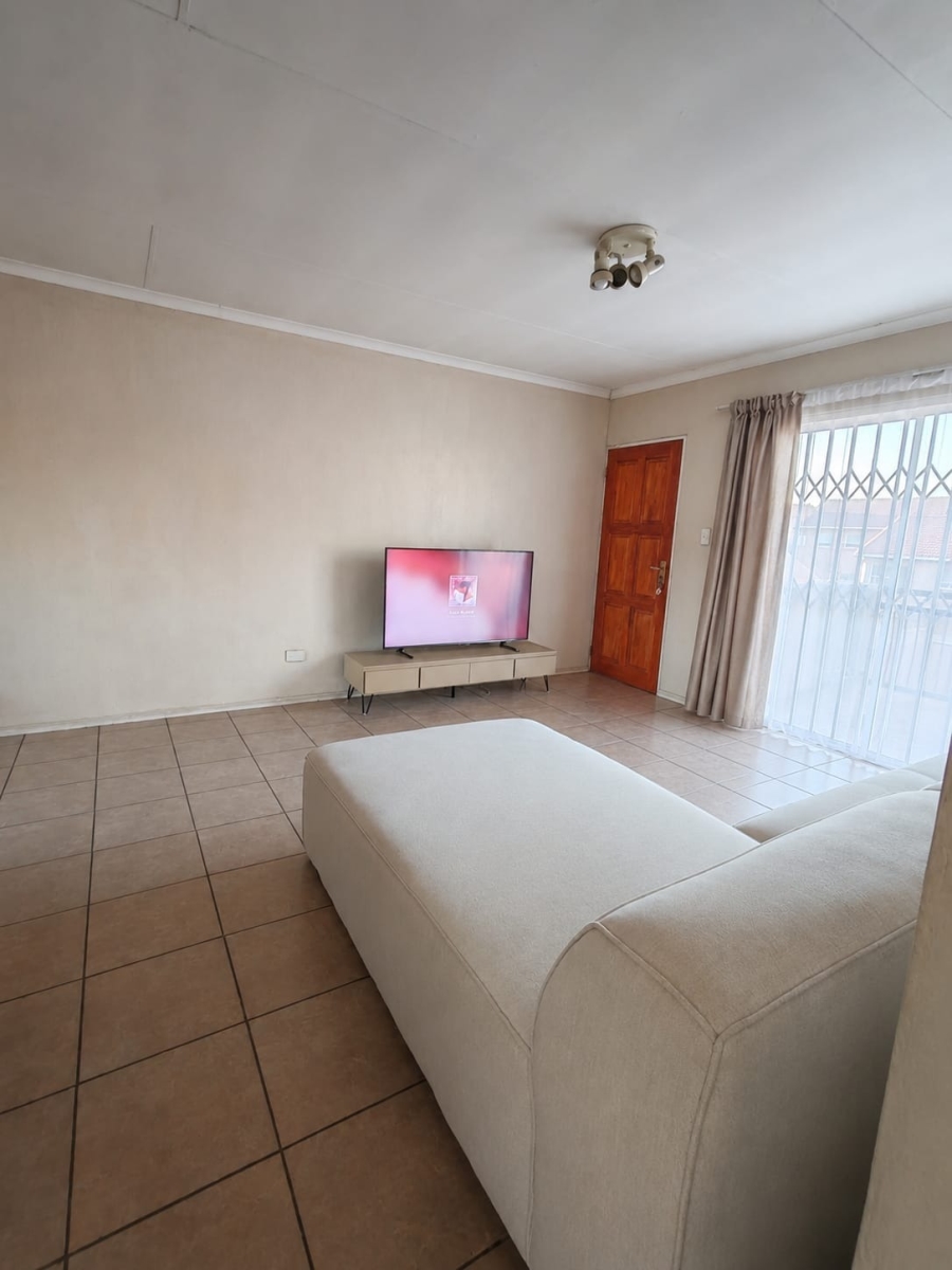 2 Bedroom Property for Sale in Vorna Valley Gauteng