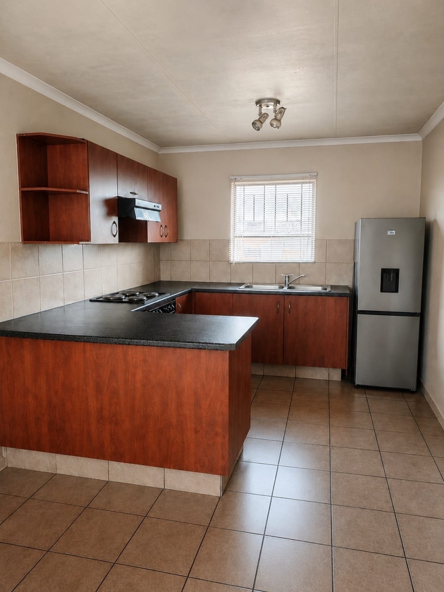 2 Bedroom Property for Sale in Vorna Valley Gauteng