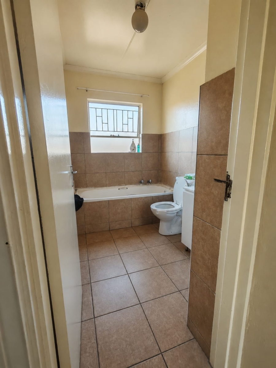 2 Bedroom Property for Sale in Vorna Valley Gauteng