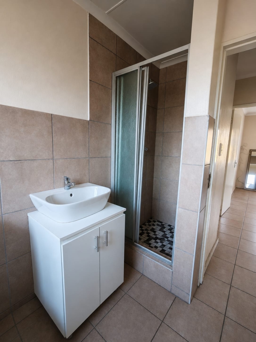 2 Bedroom Property for Sale in Vorna Valley Gauteng