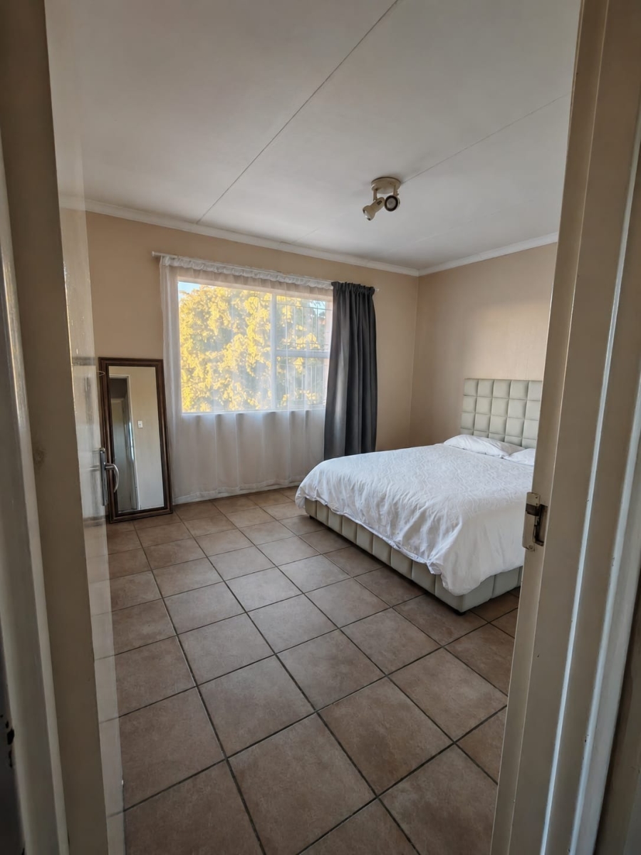2 Bedroom Property for Sale in Vorna Valley Gauteng