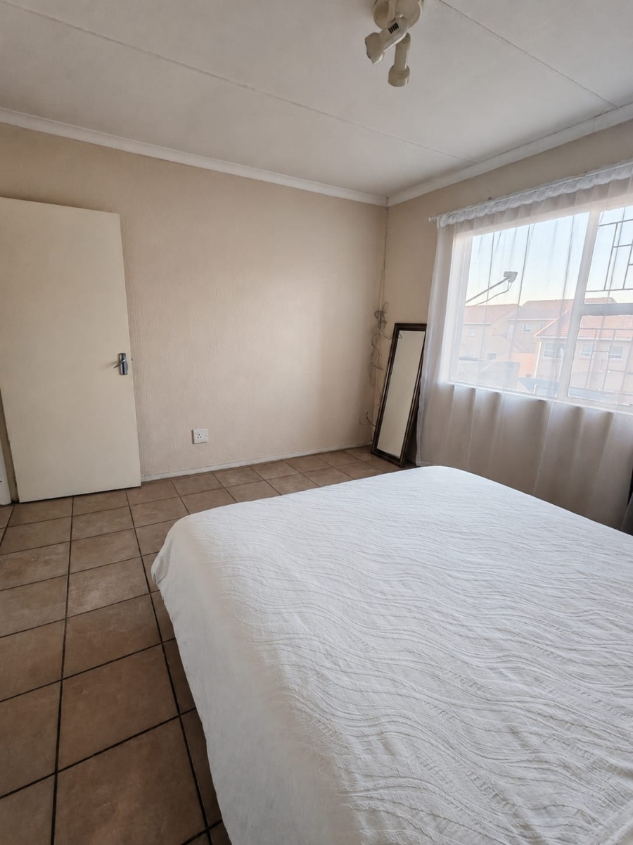 2 Bedroom Property for Sale in Vorna Valley Gauteng