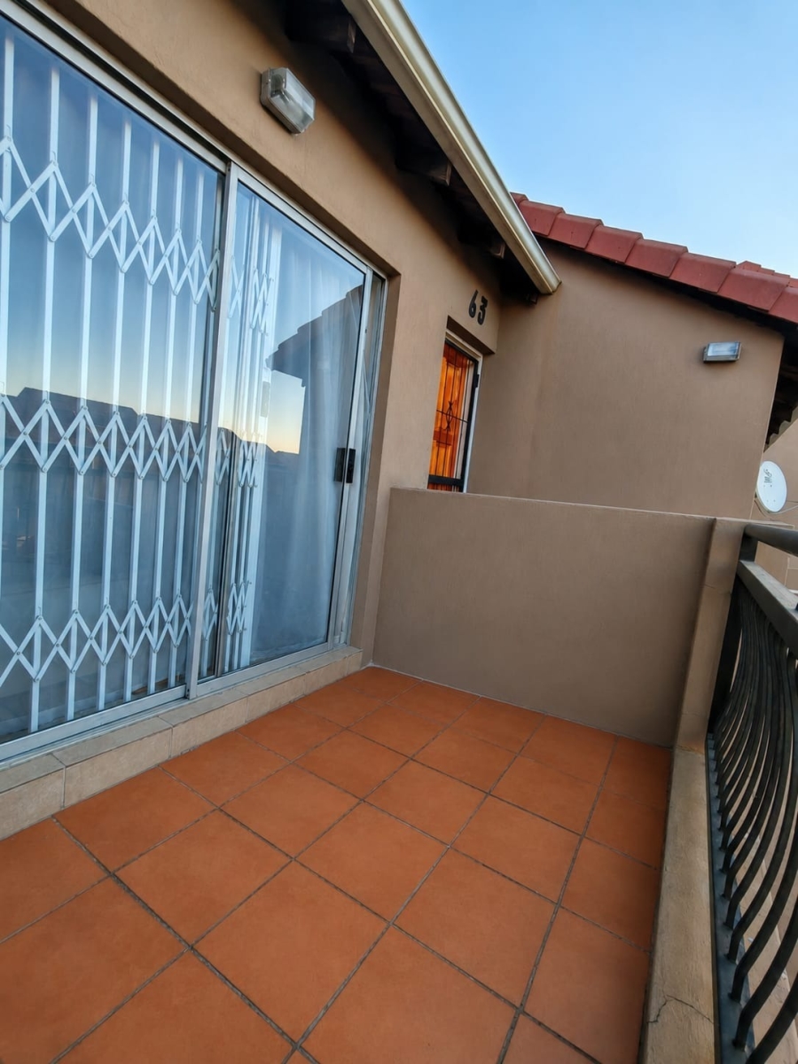 2 Bedroom Property for Sale in Vorna Valley Gauteng