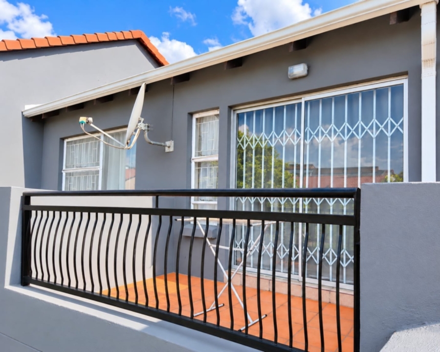 2 Bedroom Property for Sale in Vorna Valley Gauteng