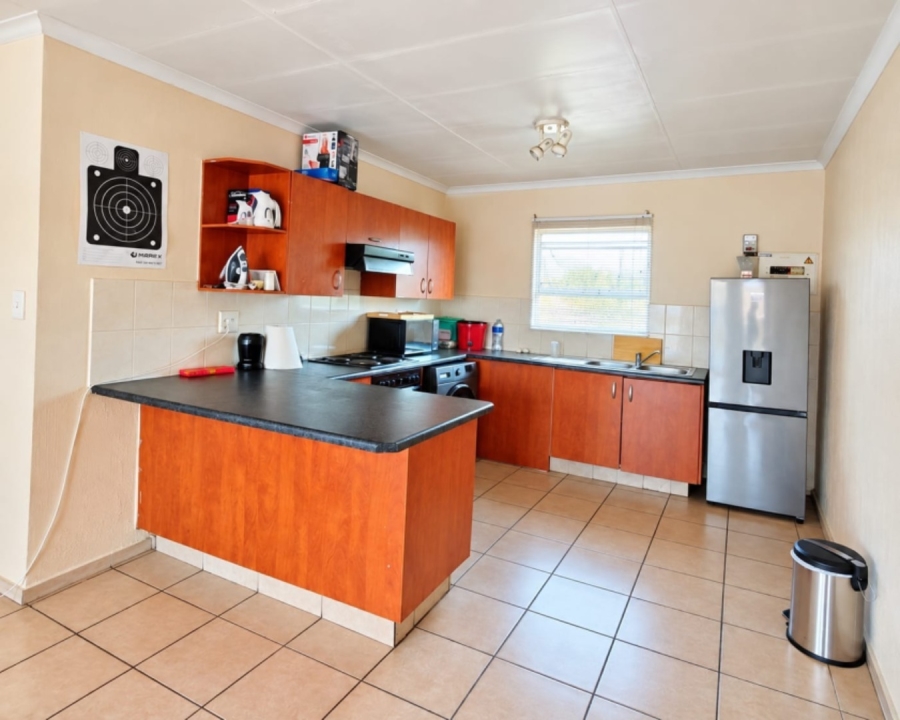 2 Bedroom Property for Sale in Vorna Valley Gauteng