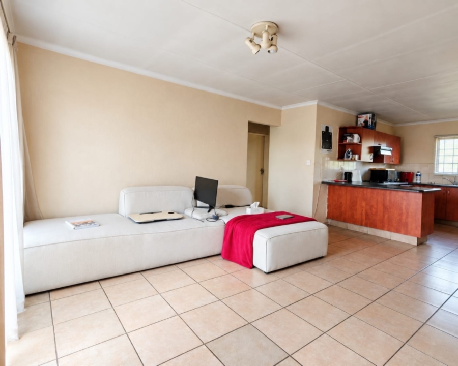 2 Bedroom Property for Sale in Vorna Valley Gauteng