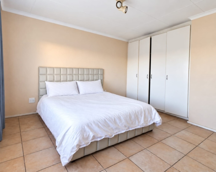 2 Bedroom Property for Sale in Vorna Valley Gauteng