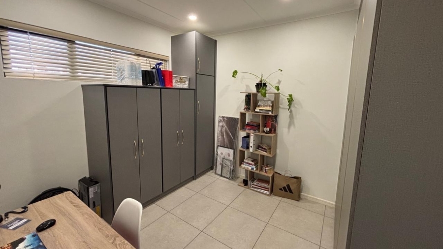 To Let 2 Bedroom Property for Rent in Greenstone Hill Gauteng