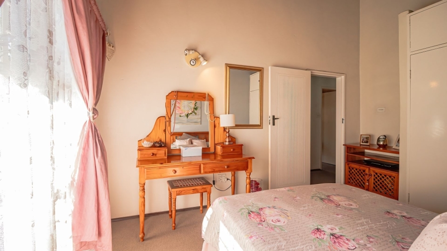 5 Bedroom Property for Sale in Sunward Park Gauteng