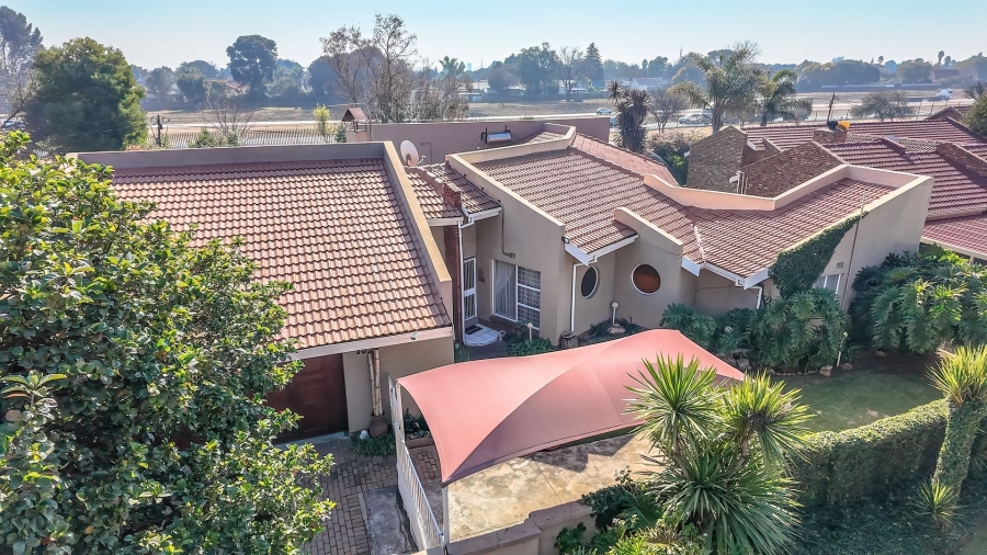 5 Bedroom Property for Sale in Sunward Park Gauteng