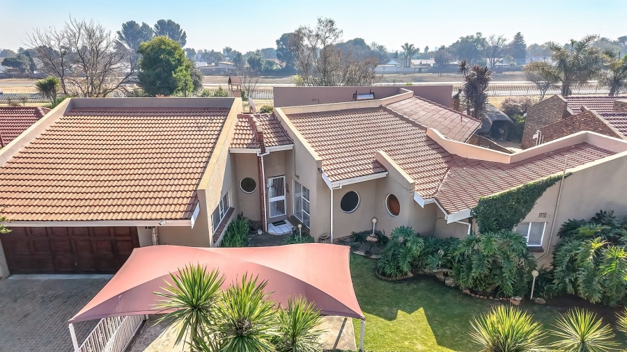5 Bedroom Property for Sale in Sunward Park Gauteng