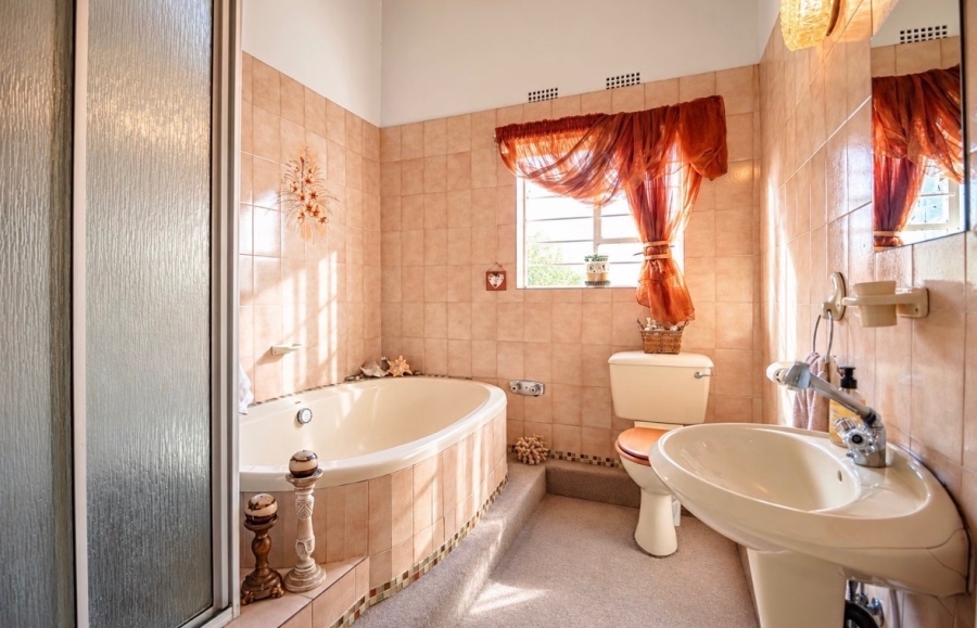 5 Bedroom Property for Sale in Sunward Park Gauteng
