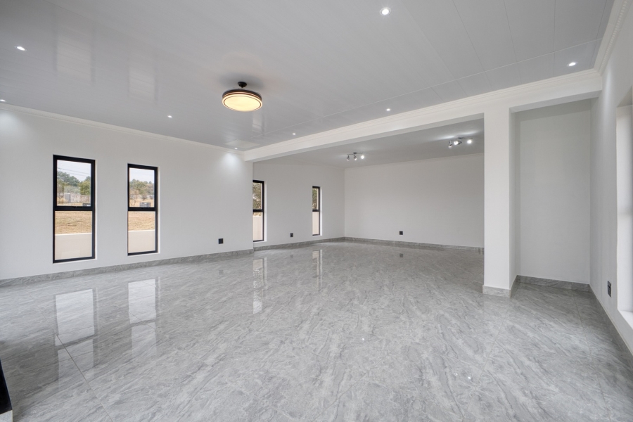 5 Bedroom Property for Sale in Helderfontein Estate Gauteng