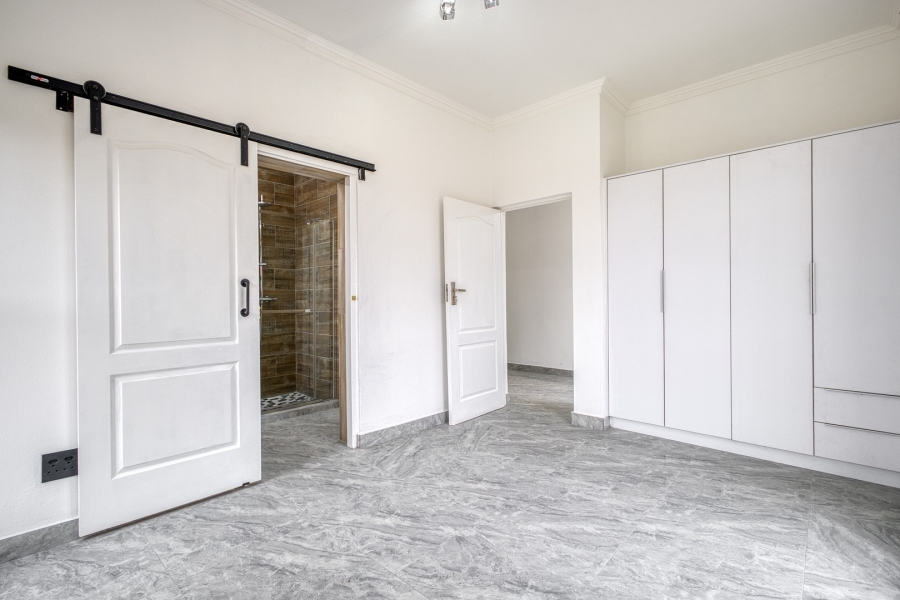 5 Bedroom Property for Sale in Helderfontein Estate Gauteng