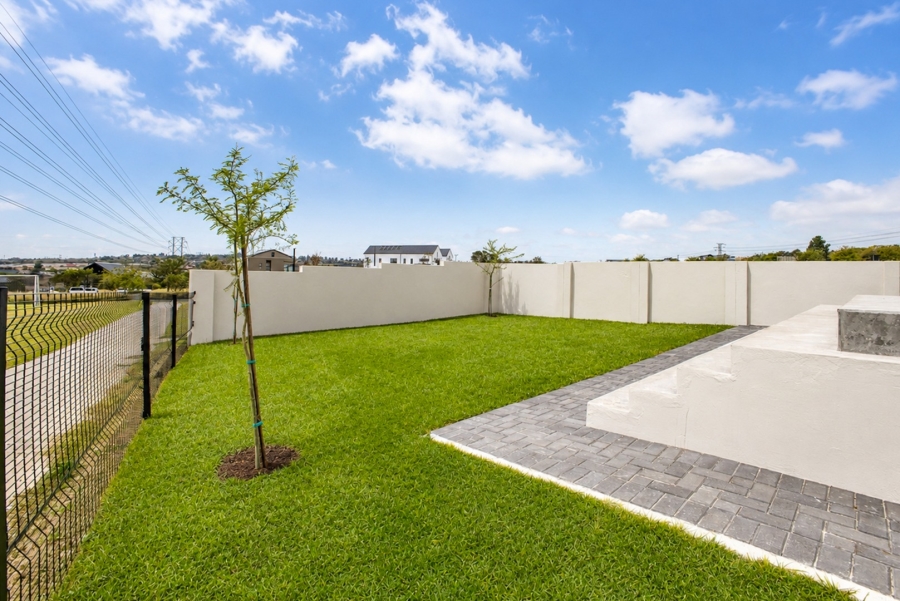5 Bedroom Property for Sale in Helderfontein Estate Gauteng