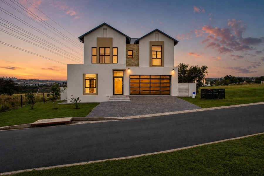 5 Bedroom Property for Sale in Helderfontein Estate Gauteng