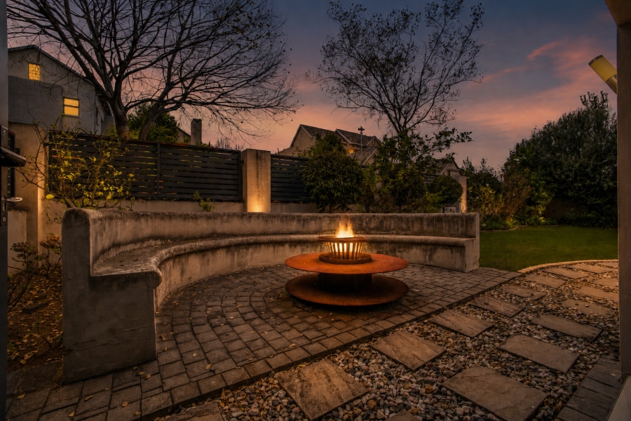 6 Bedroom Property for Sale in Helderfontein Estate Gauteng