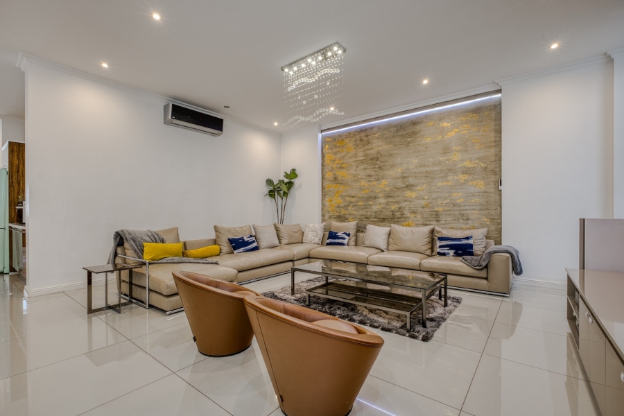 6 Bedroom Property for Sale in Helderfontein Estate Gauteng
