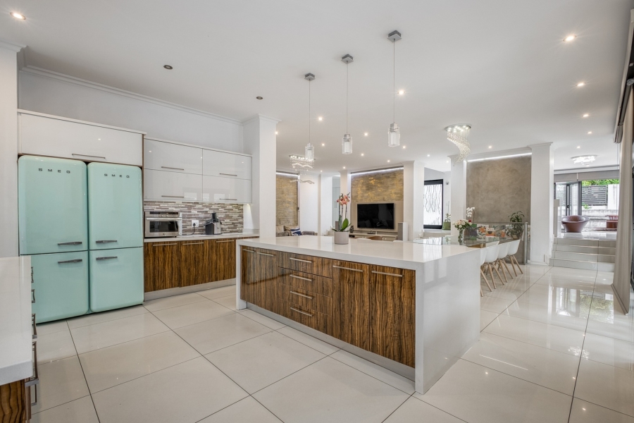 6 Bedroom Property for Sale in Helderfontein Estate Gauteng