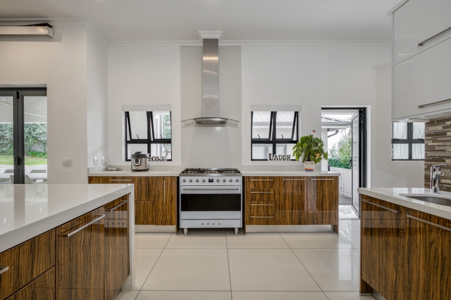 6 Bedroom Property for Sale in Helderfontein Estate Gauteng