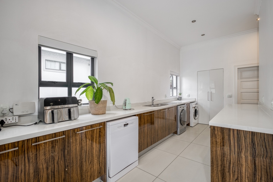 6 Bedroom Property for Sale in Helderfontein Estate Gauteng