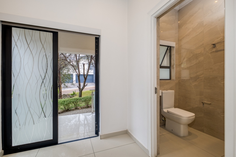 6 Bedroom Property for Sale in Helderfontein Estate Gauteng