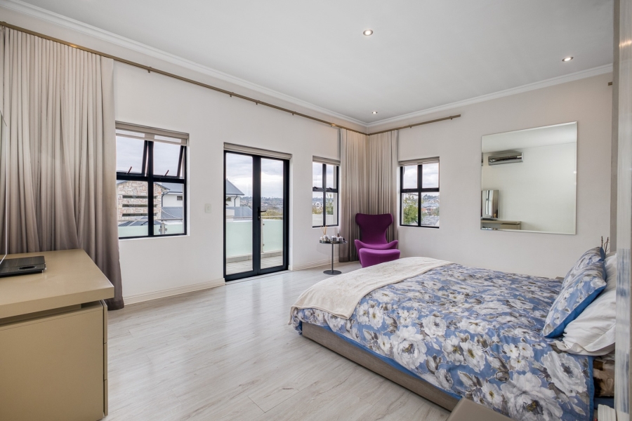 6 Bedroom Property for Sale in Helderfontein Estate Gauteng
