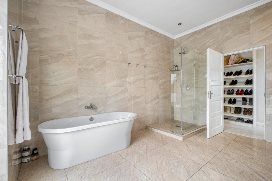 6 Bedroom Property for Sale in Helderfontein Estate Gauteng